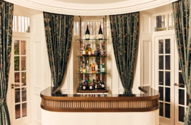 bar