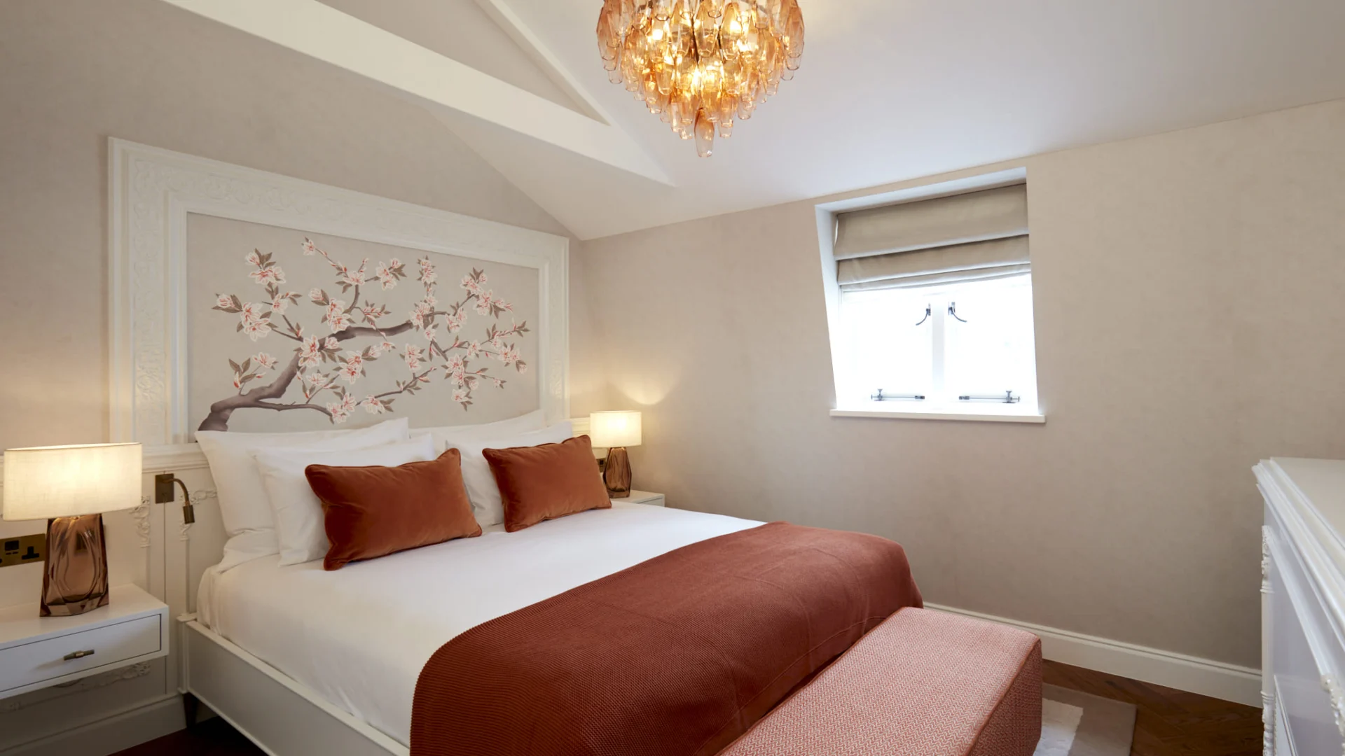 2CheshamHotel 001 402 0260